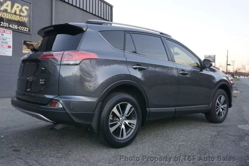 2018 Toyota RAV4 4th Gen - Image 7 of 12