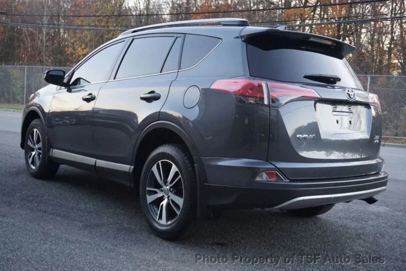 2018 Toyota RAV4 4th Gen - Image 5 of 12