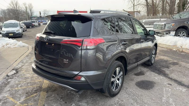 2018 Toyota RAV4 4th Gen - Image 5 of 12