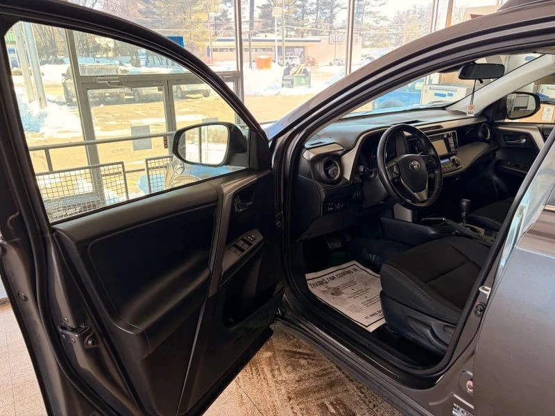 2018 Toyota RAV4 4th Gen - Image 10 of 12