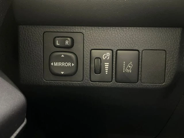 2018 Toyota RAV4 4th Gen - Image 9 of 21