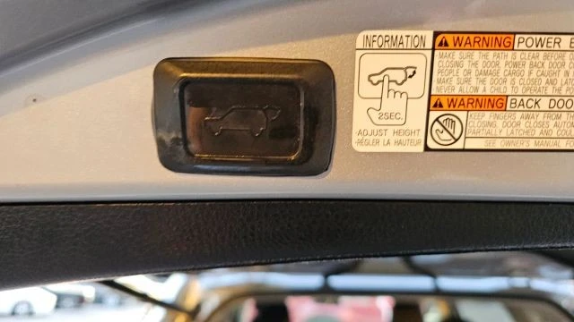2018 Toyota RAV4 4th Gen - Image 8 of 21