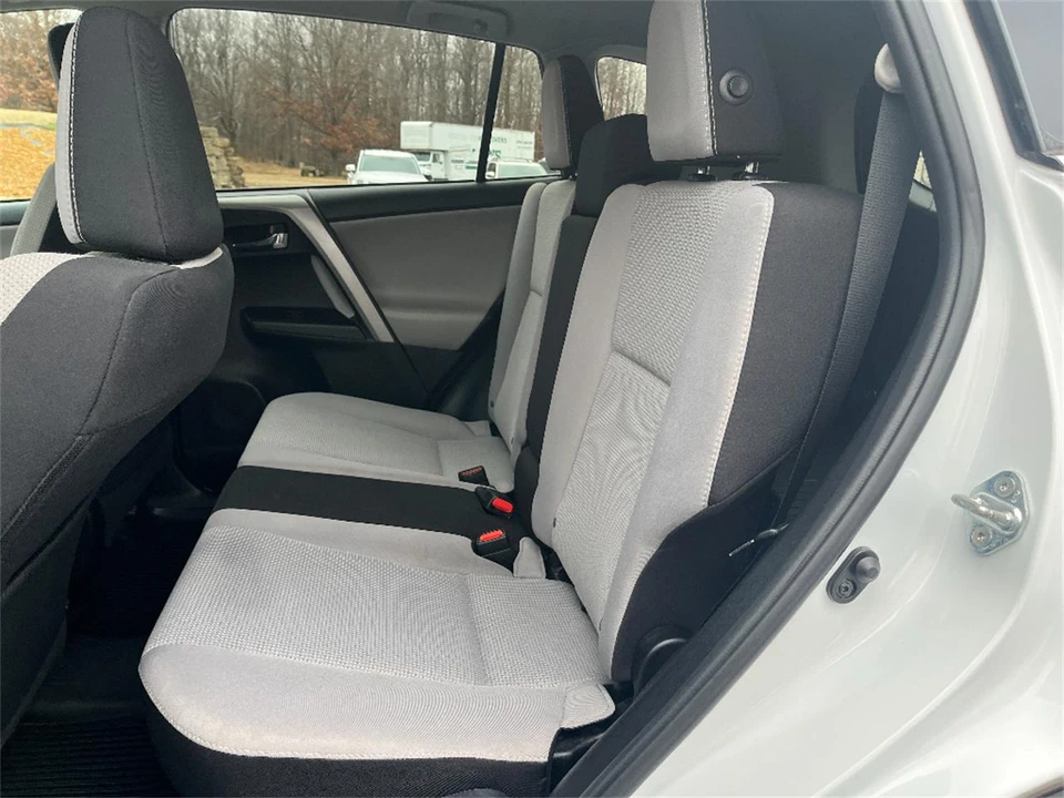 2018 Toyota RAV4 4th Gen - Image 17 of 31