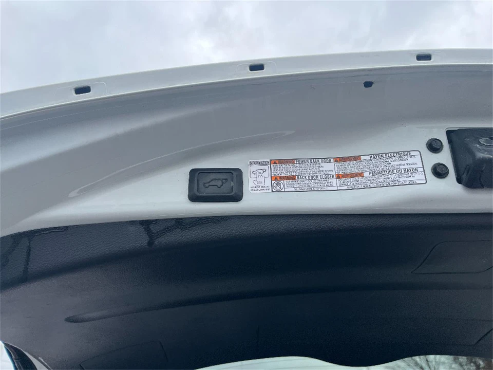 2018 Toyota RAV4 4th Gen - Image 12 of 31