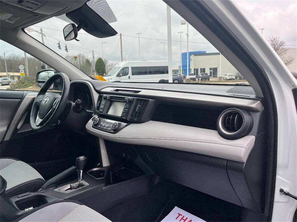 2018 Toyota RAV4 4th Gen - Image 14 of 31