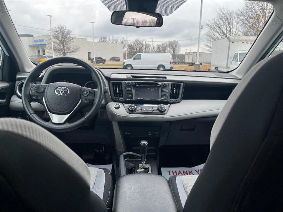 2018 Toyota RAV4 4th Gen - Image 19 of 31