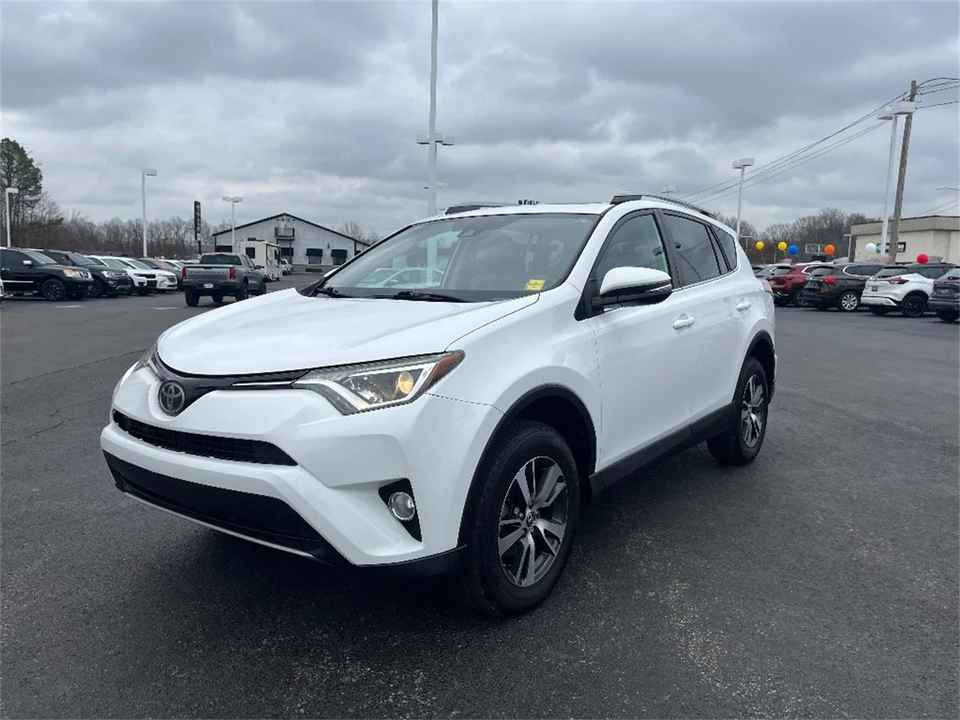 2018 Toyota RAV4 4th Gen - Image 3 of 31