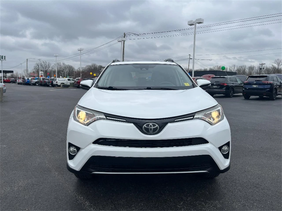 2018 Toyota RAV4 4th Gen - Image 2 of 31