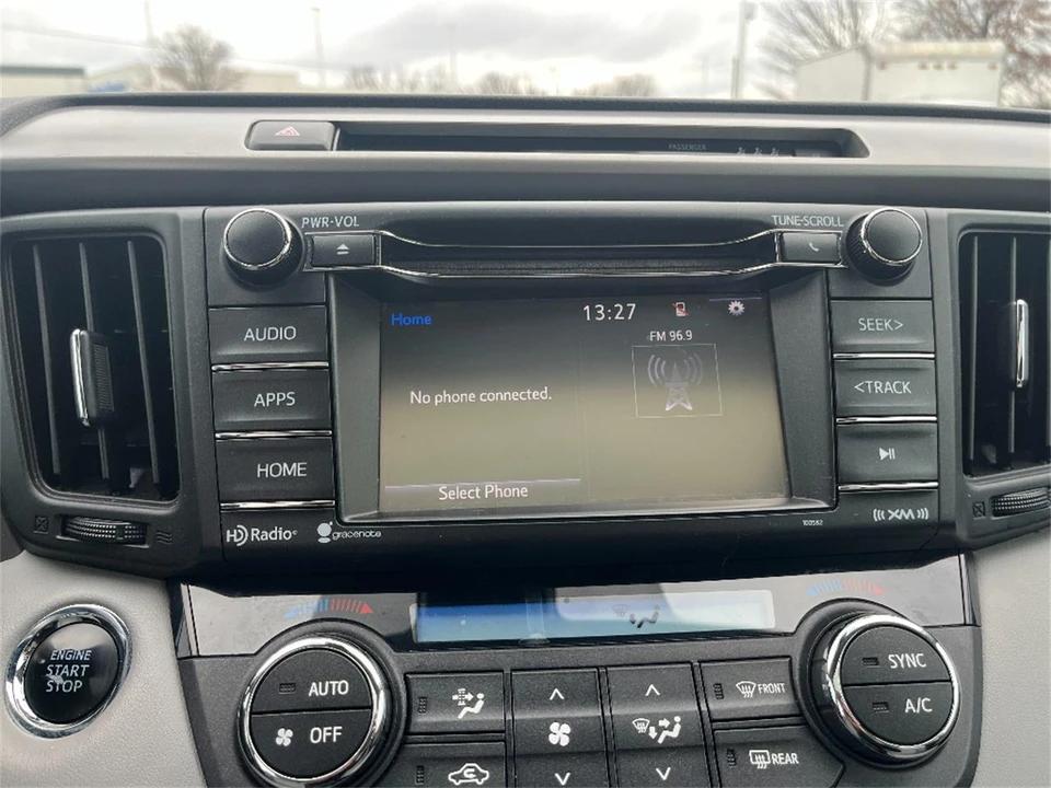 2018 Toyota RAV4 4th Gen - Image 22 of 31