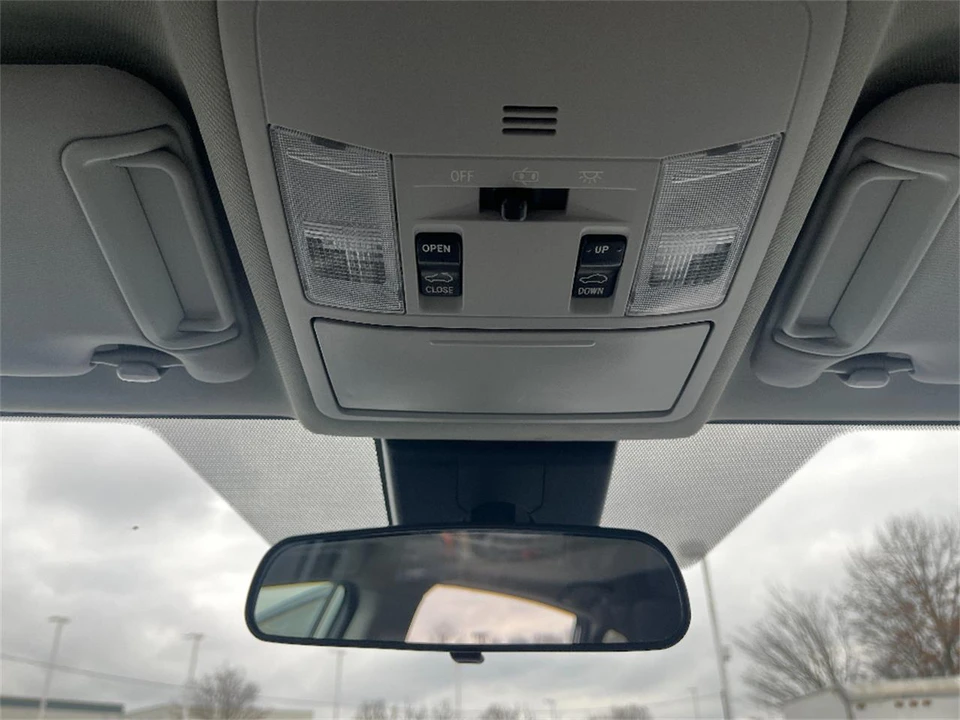 2018 Toyota RAV4 4th Gen - Image 26 of 31