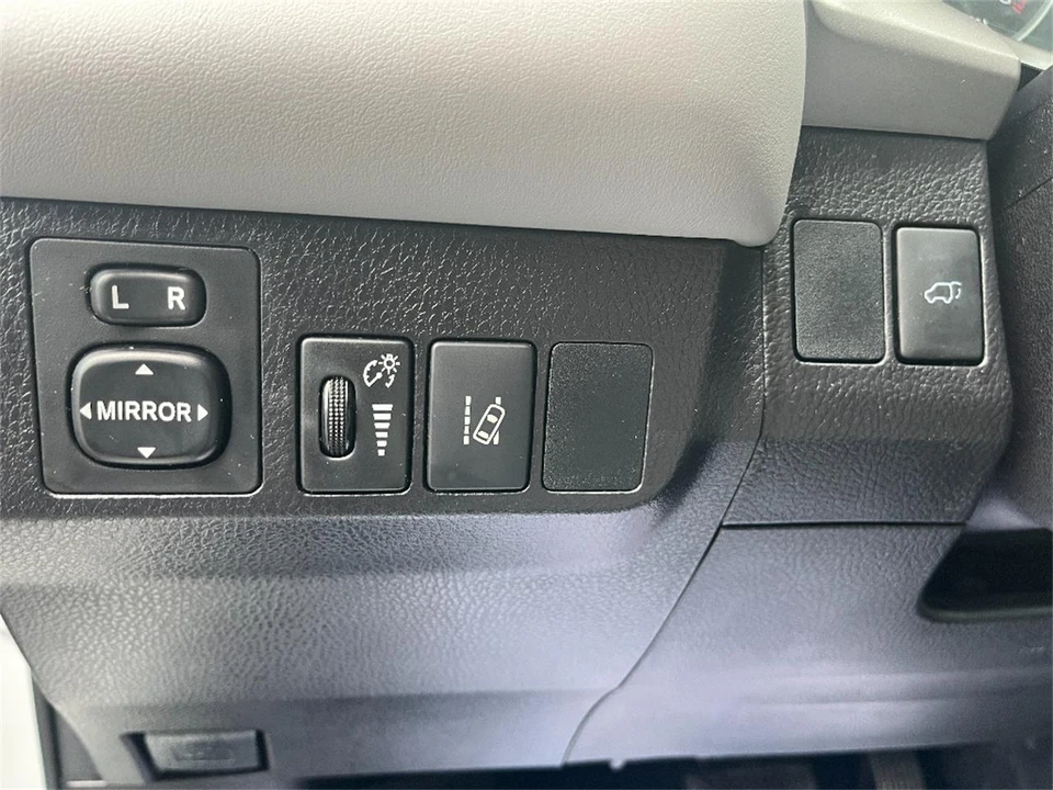 2018 Toyota RAV4 4th Gen - Image 30 of 31