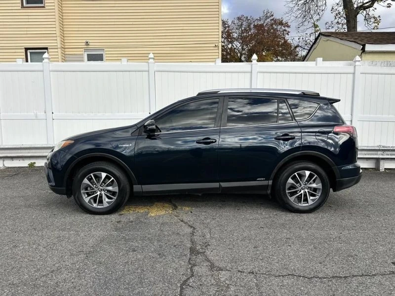 2018 Toyota RAV4 4th Gen - Image 4 of 12