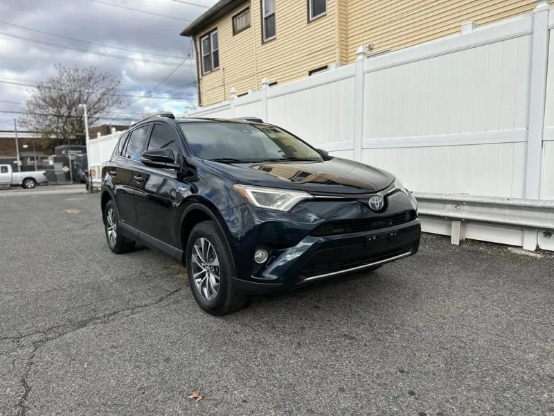 2018 Toyota RAV4 4th Gen - Image 3 of 12