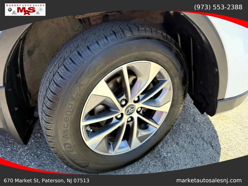 2018 Toyota RAV4 4th Gen - Image 11 of 12