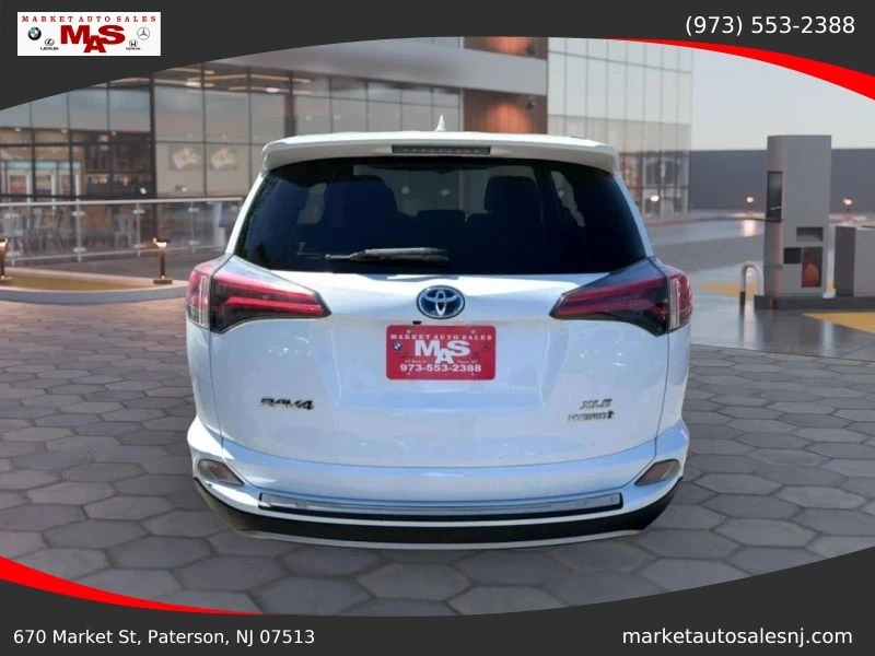 2018 Toyota RAV4 4th Gen - Image 5 of 12
