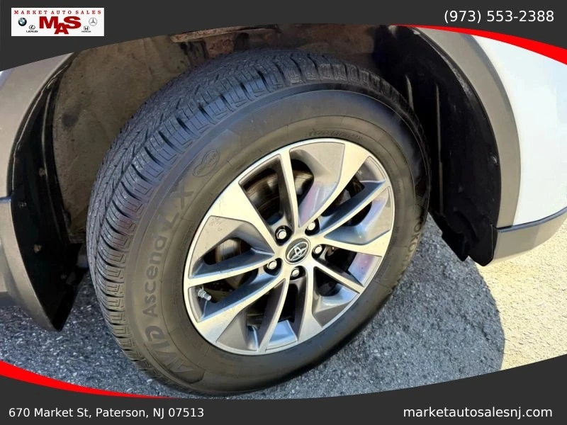 2018 Toyota RAV4 4th Gen - Image 11 of 12
