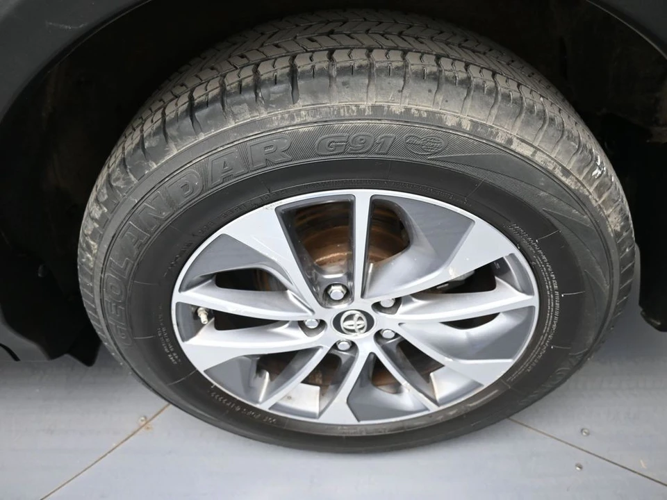 2018 Toyota RAV4 4th Gen - Image 15 of 21