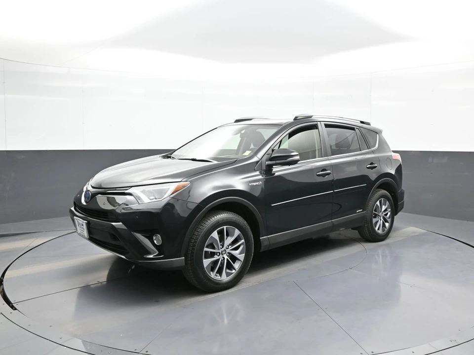 2018 Toyota RAV4 4th Gen - Image 10 of 21