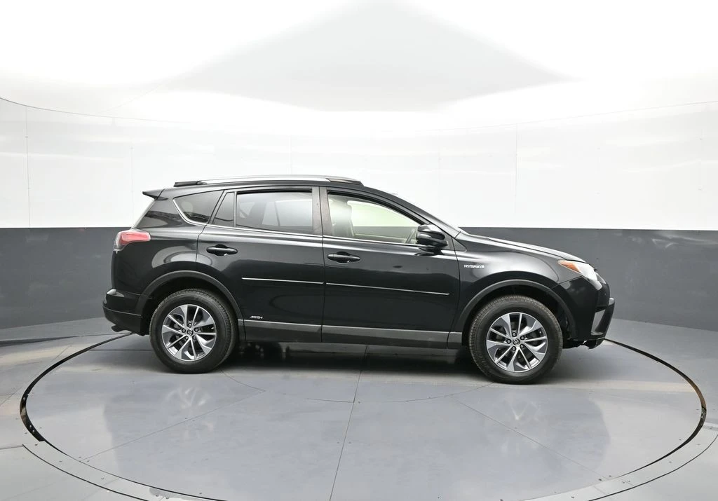 2018 Toyota RAV4 4th Gen - Image 5 of 21