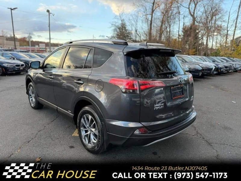 2018 Toyota RAV4 4th Gen - Image 11 of 12