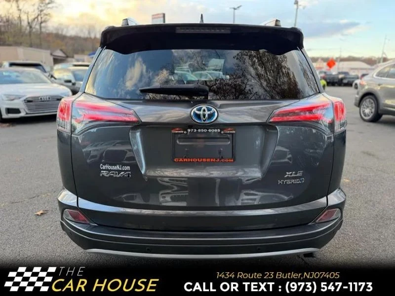 2018 Toyota RAV4 4th Gen - Image 10 of 12
