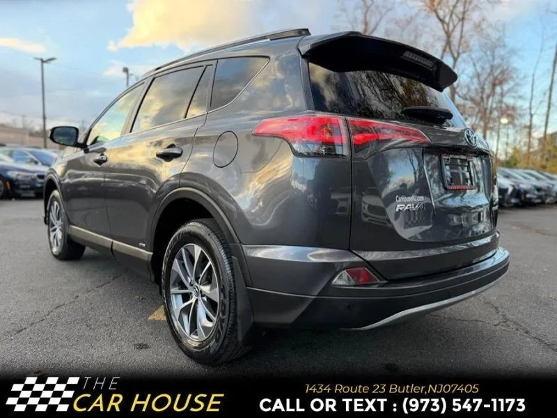 2018 Toyota RAV4 4th Gen - Image 9 of 12