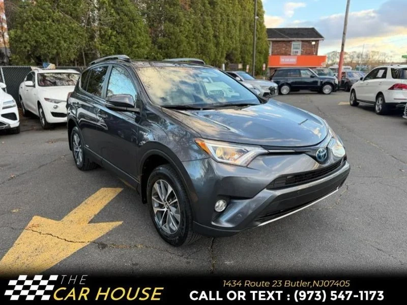 2018 Toyota RAV4 4th Gen - Image 5 of 12