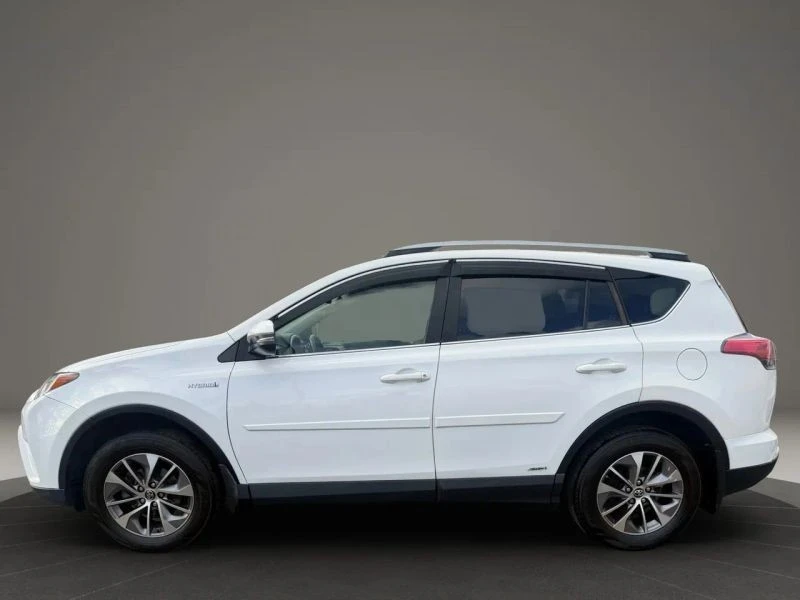 2018 Toyota RAV4 4th Gen - Image 8 of 12