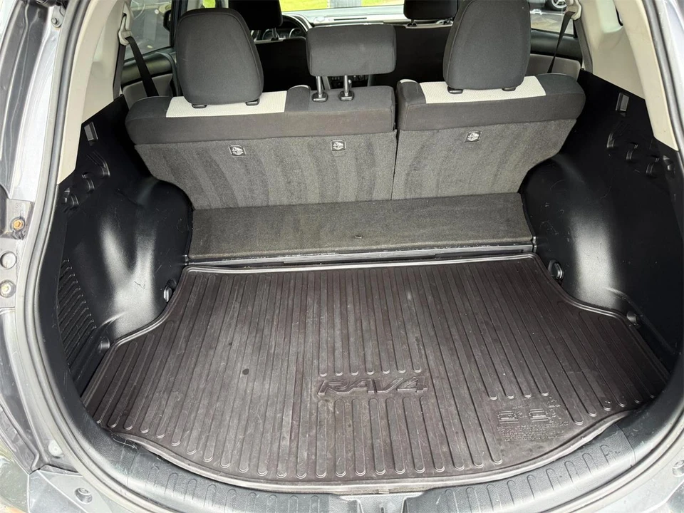 2018 Toyota RAV4 4th Gen - Image 21 of 25