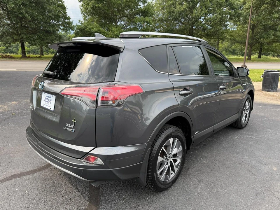 2018 Toyota RAV4 4th Gen - Image 8 of 25