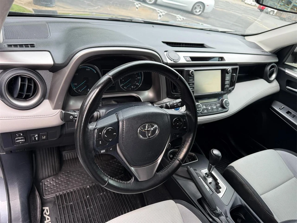 2018 Toyota RAV4 4th Gen - Image 13 of 25