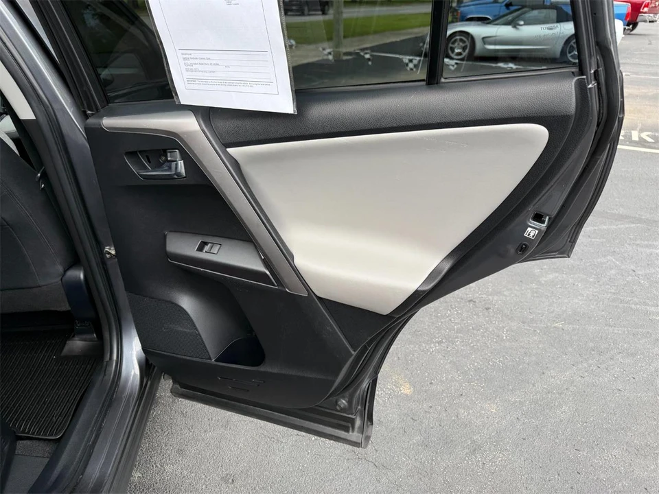 2018 Toyota RAV4 4th Gen - Image 17 of 25