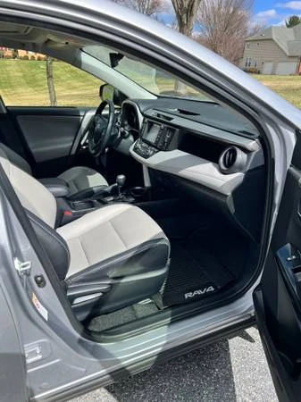 2018 Toyota RAV4 4th Gen - Image 11 of 16