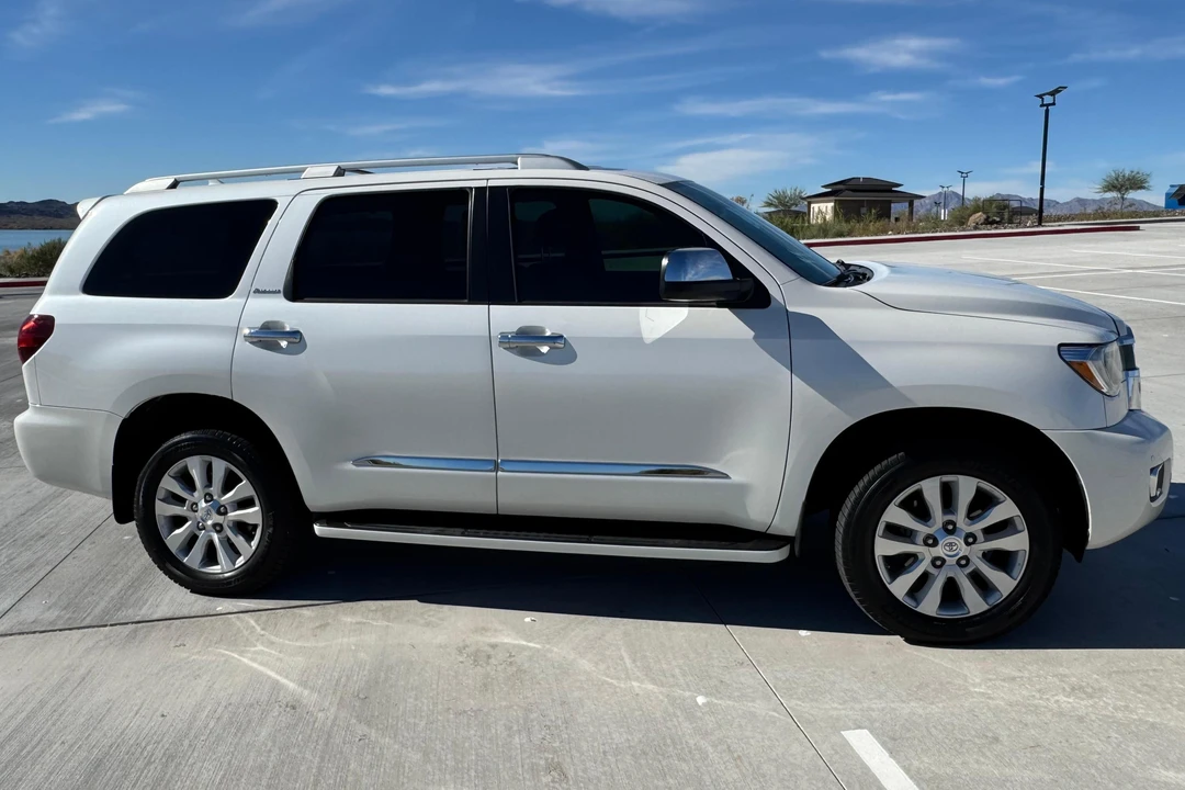 2018 Toyota Sequoia 2nd Gen - Image 3 of 31