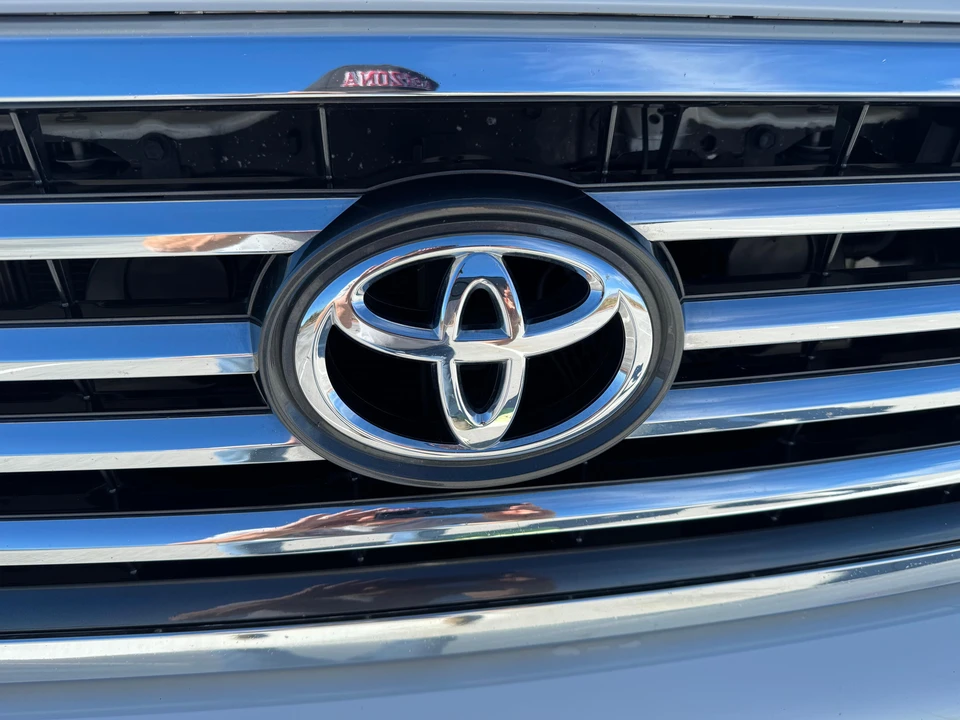 2018 Toyota Sequoia 2nd Gen - Image 8 of 31