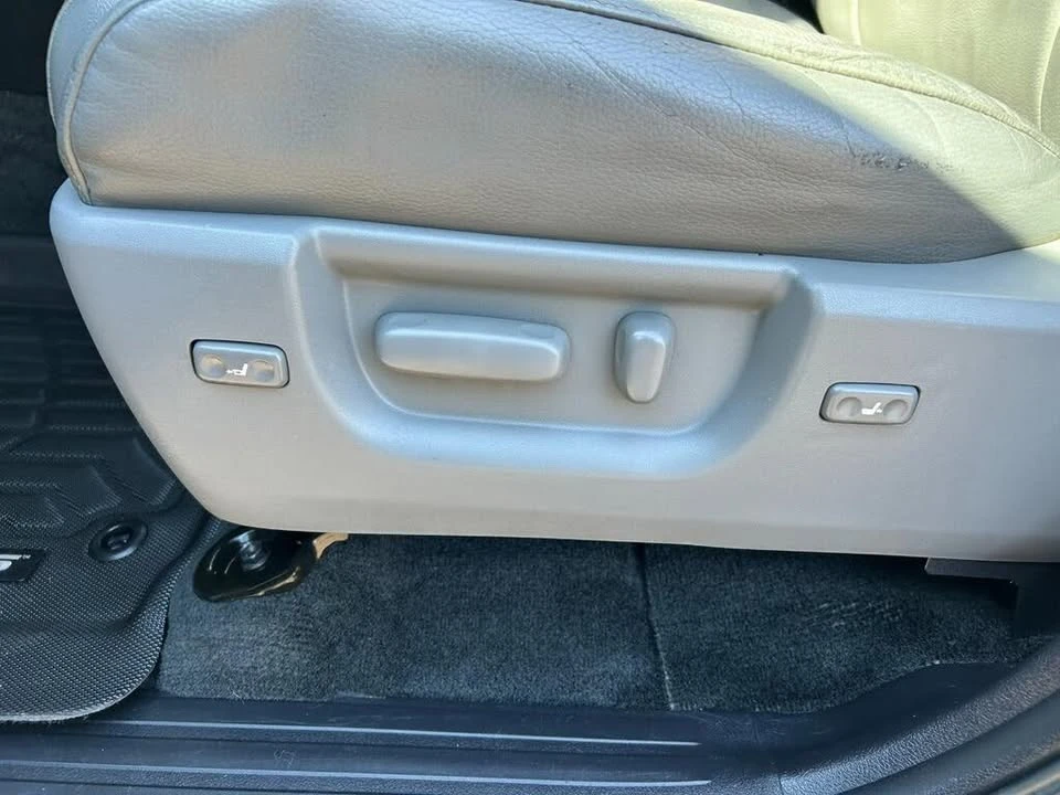 2018 Toyota Sequoia 2nd Gen - Image 9 of 19