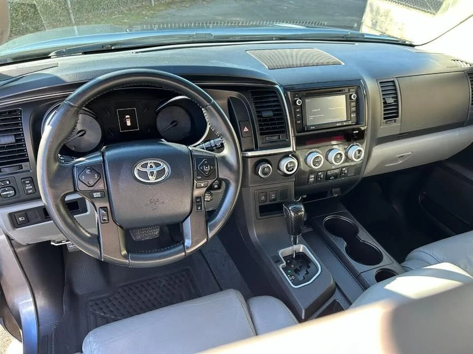 2018 Toyota Sequoia 2nd Gen - Image 16 of 19