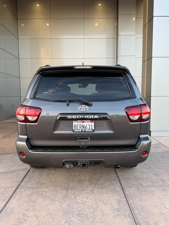 2018 Toyota Sequoia 2nd Gen - Image 5 of 16
