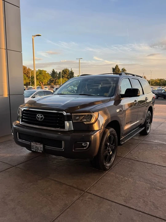 2018 Toyota Sequoia 2nd Gen - Image 2 of 16