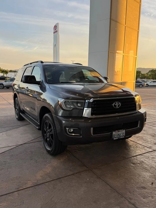 2018 Toyota Sequoia 2nd Gen - Image 3 of 16