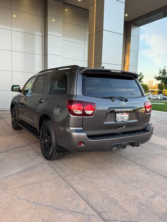2018 Toyota Sequoia 2nd Gen - Image 6 of 16