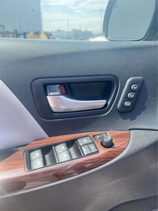 2018 Toyota Sienna 3rd Gen - Image 15 of 20