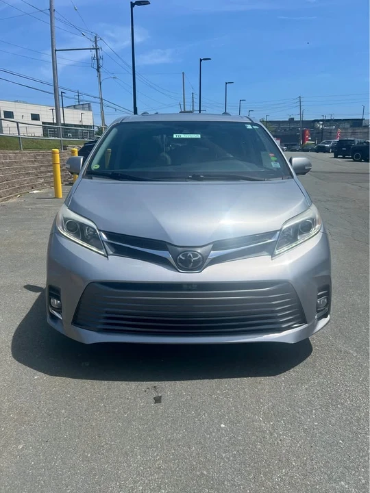 2018 Toyota Sienna 3rd Gen - Image 2 of 20