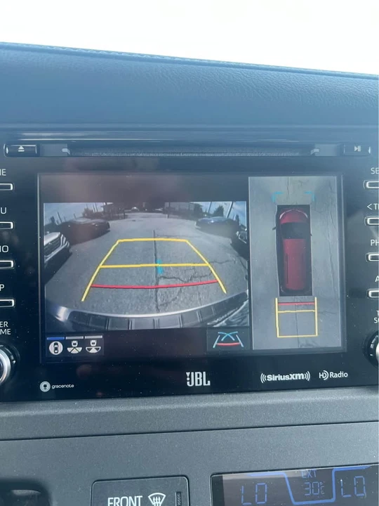2018 Toyota Sienna 3rd Gen - Image 11 of 20