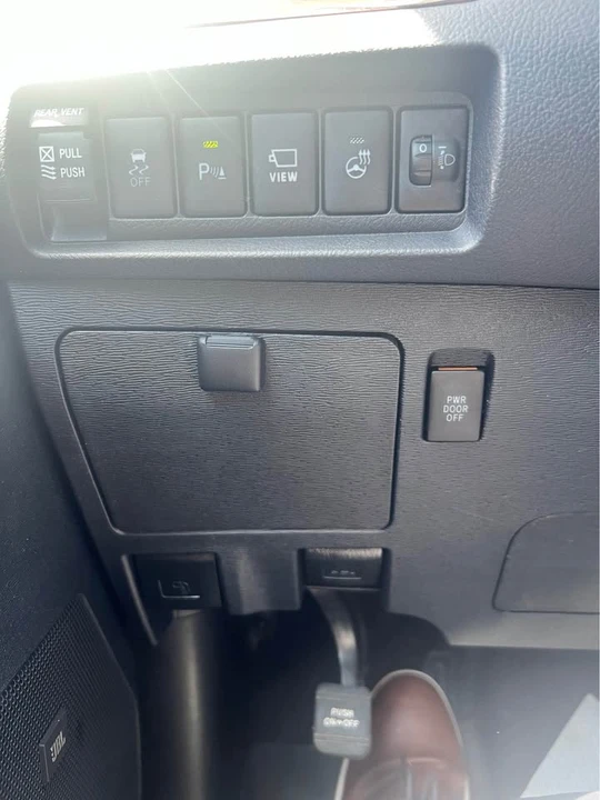 2018 Toyota Sienna 3rd Gen - Image 14 of 20
