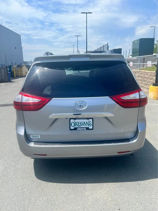 2018 Toyota Sienna 3rd Gen - Image 5 of 20