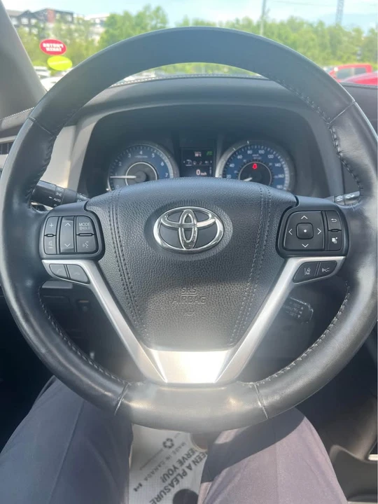 2018 Toyota Sienna 3rd Gen - Image 7 of 20