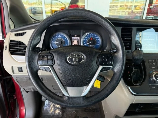 2018 Toyota Sienna 3rd Gen - Image 19 of 21