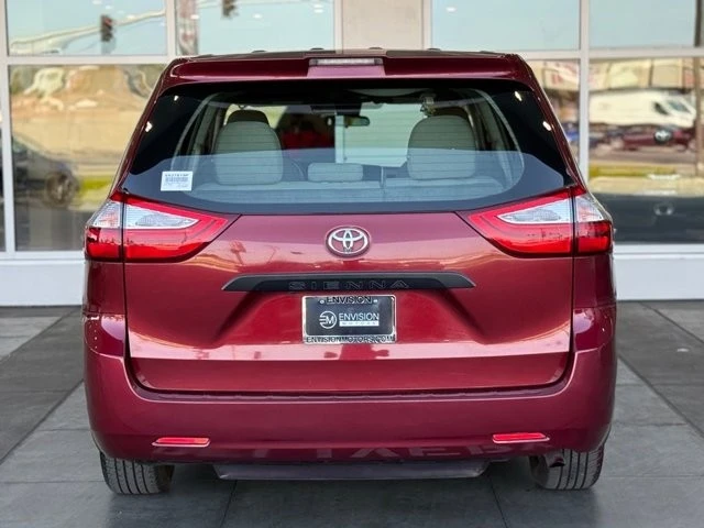 2018 Toyota Sienna 3rd Gen - Image 10 of 21