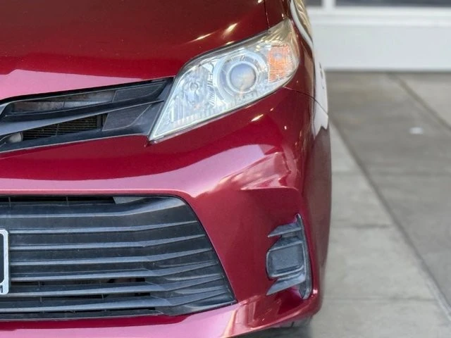 2018 Toyota Sienna 3rd Gen - Image 5 of 12